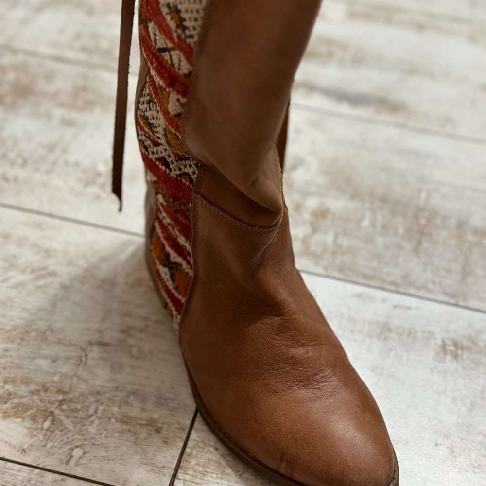Boots - Picture 2 of 3